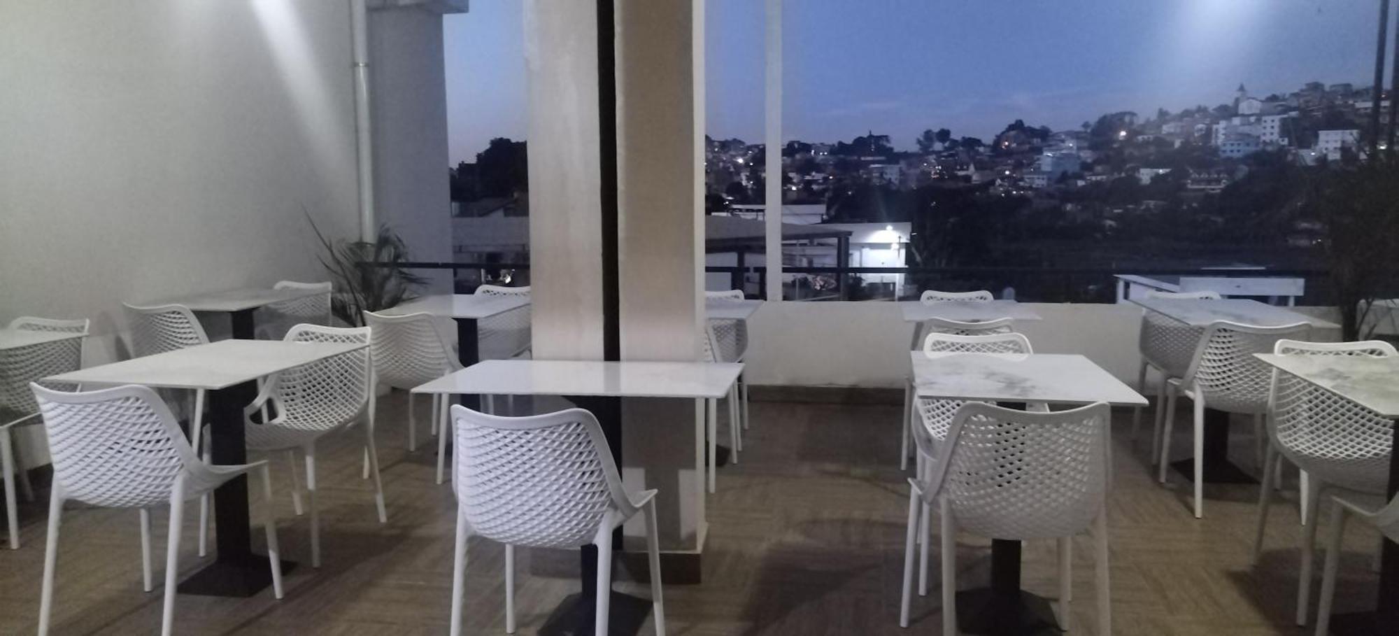 Milestone City Appartements - Avec Restaurant - Sans Coupure D'Electricite - Vues Imprenables Antananarivo Exterior foto